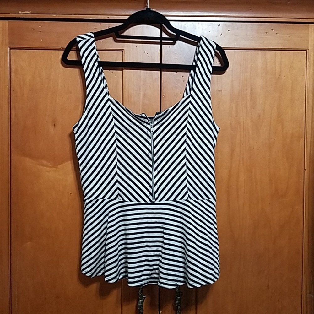 😍 LIBIAN Striped Peplum Top NWT